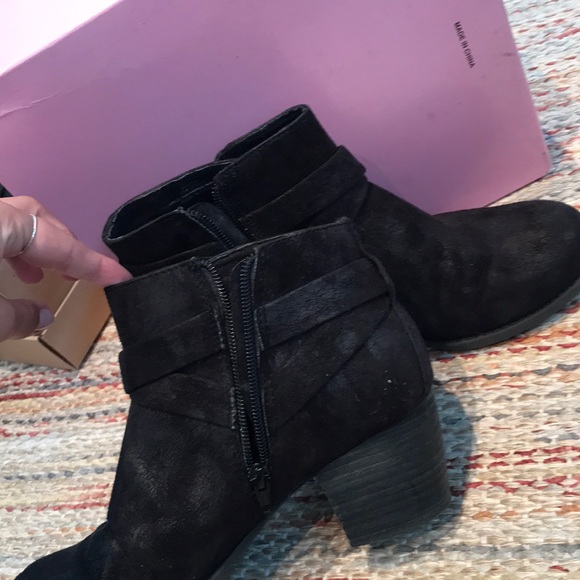 Black  booties - Picture 2 of 2